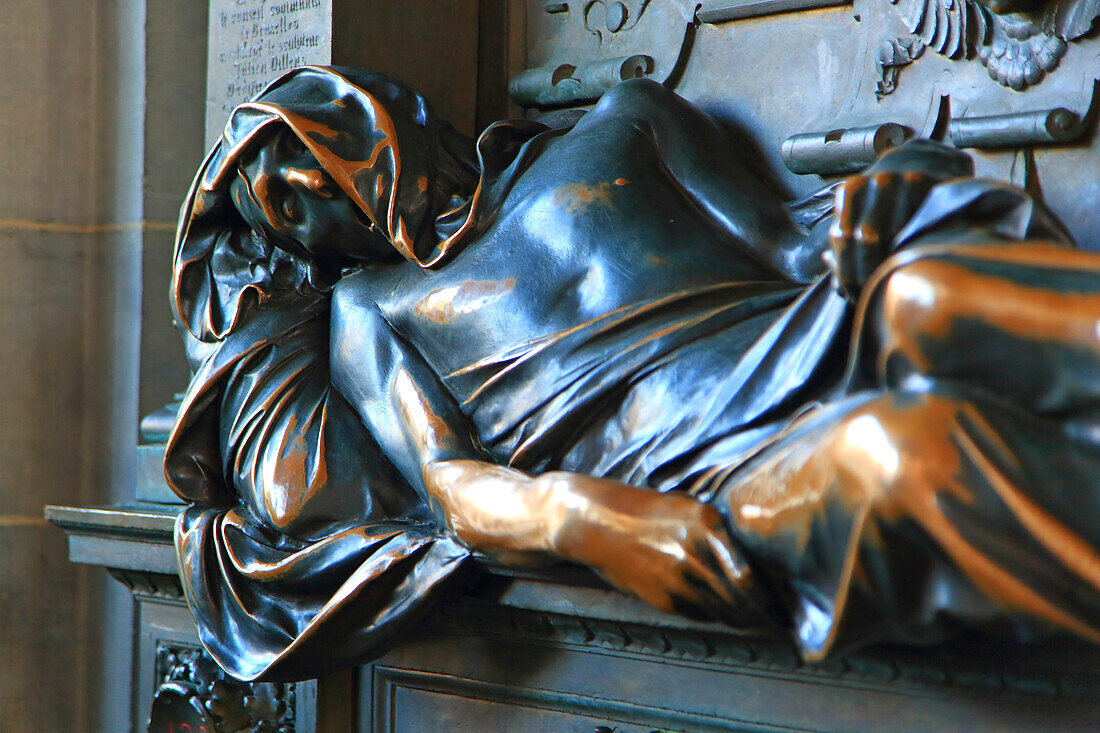 Europe,Belgium,Brussels. Grand Place. Everard't Serclaes statue