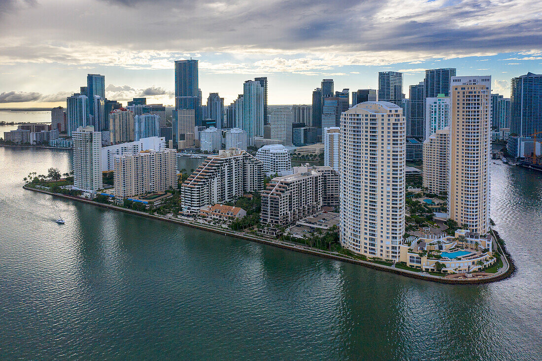 Vereinigte Staaten,Florida,Miami. Künstliche Insel Brickell Key. Biscayne Bucht