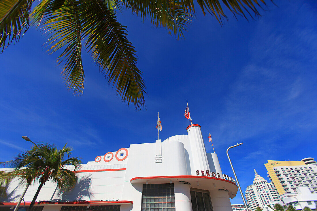 USA,Florida,Miami. Miami Beach,South Beach,Art Deco District,Collins Avenue. Señor Frog's