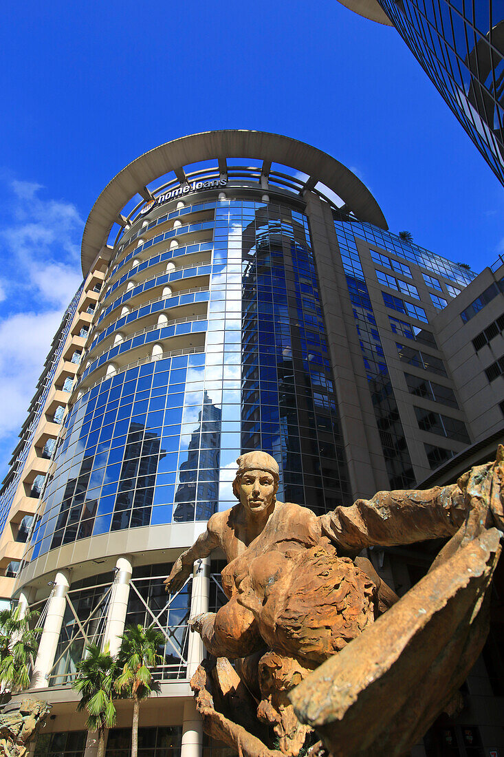 Usa,Floride,Orlando. sculpture in front of plaza cinema cafe. Chase Building