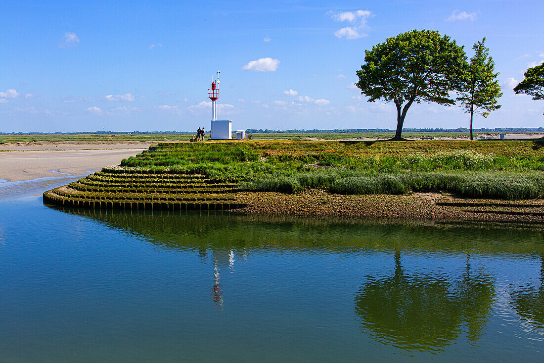 Frankreich,Hauts de France,Somme. Baie de Somme. Saint-Valery-sur-Somme. Ville Haute. Kirche St. Martin