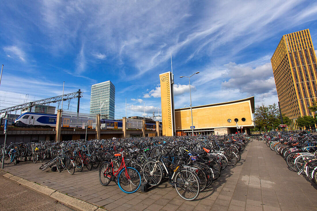 Europa,Niederlande. Eindhoven. Der Bahnhof