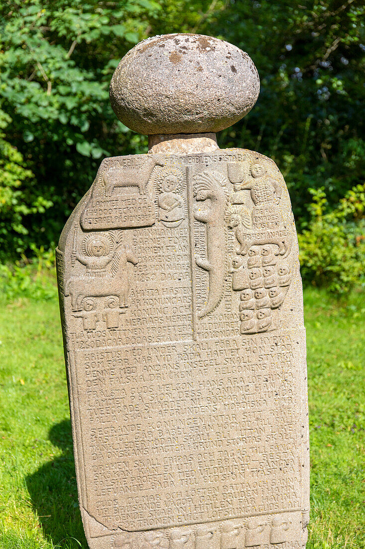 Europa,Skandinavien,Schweden. Sjöbo. Loevestad Geschnitzte Statuen. Hembygdsmuseum