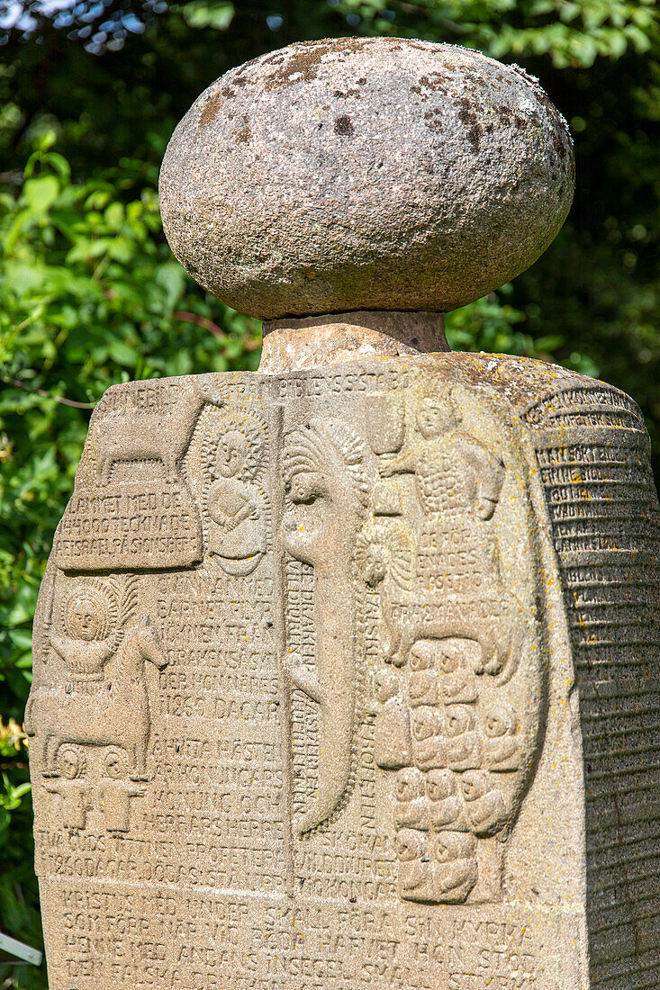 Europa,Skandinavien,Schweden. Sjöbo. Loevestad Geschnitzte Statuen. Hembygdsmuseum