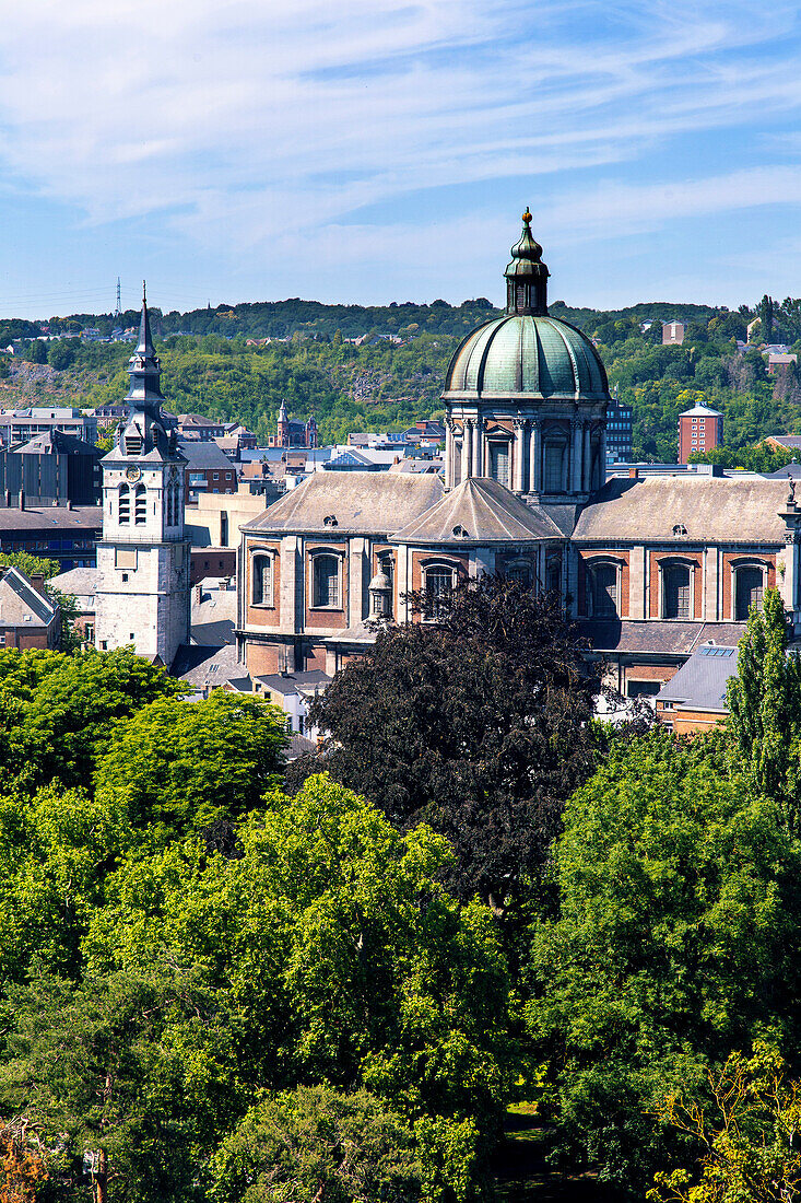 Europa,Belgien,Namur. Die Kathedrale von Saint-Aubin