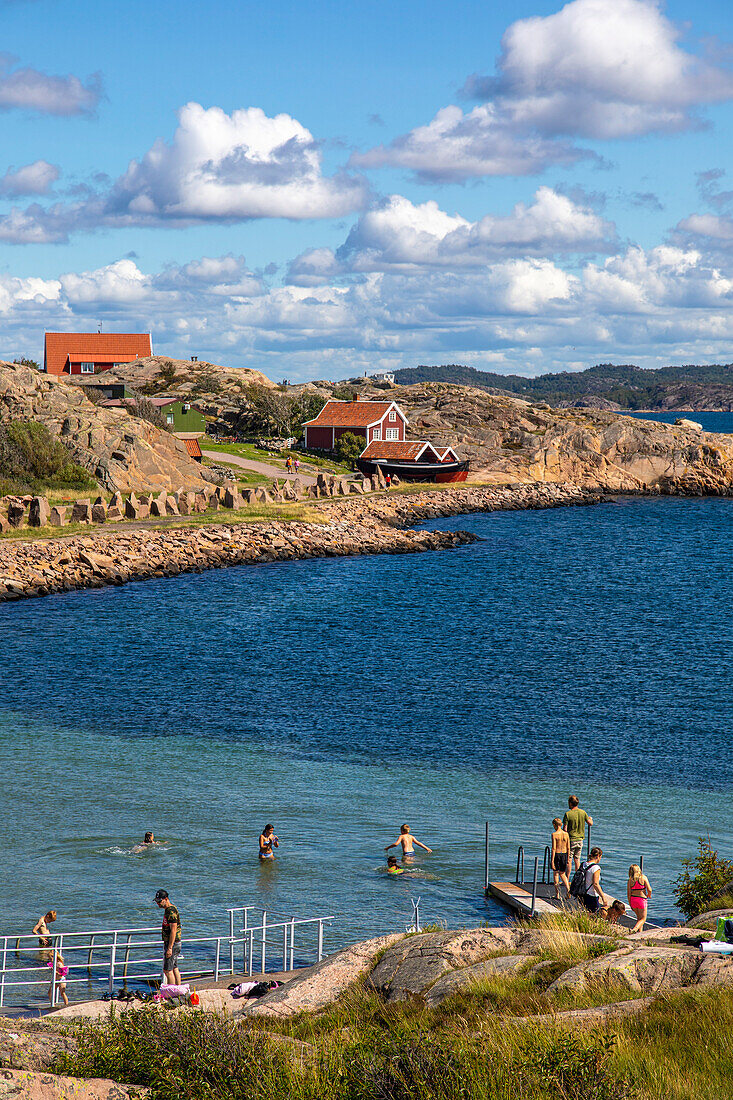 Europe,Scandinavia,Sweden. Lysekil. Stangehuvud. Vikarvet. Kyrkvik bay