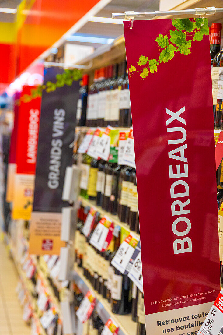 Weinmesse in einem Supermarkt