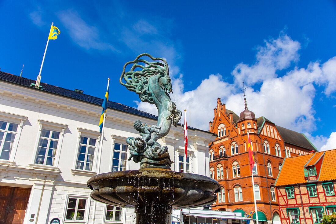 Europa,Skandinavien,Schweden,Schonen,Ystad. Das Bachpferd Statue