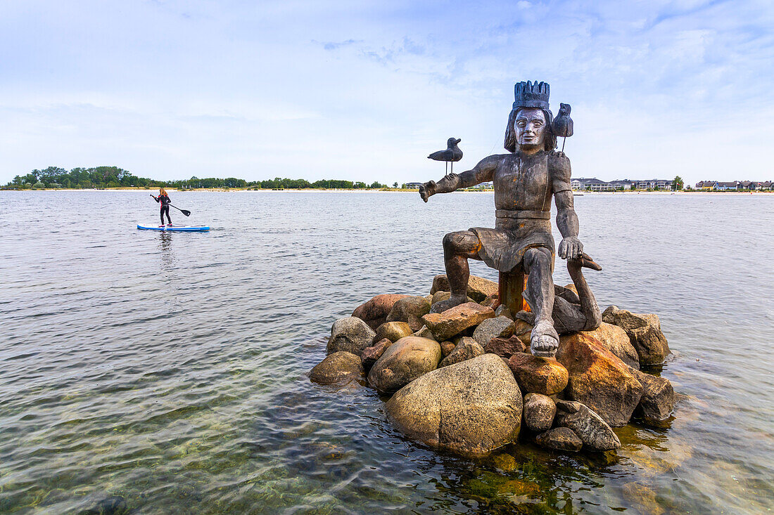 Europa,Deutschland. Schleswig-Holstein. Heiligenhafen. Skulptur des Meeresgottes Njoerd. Binnensee