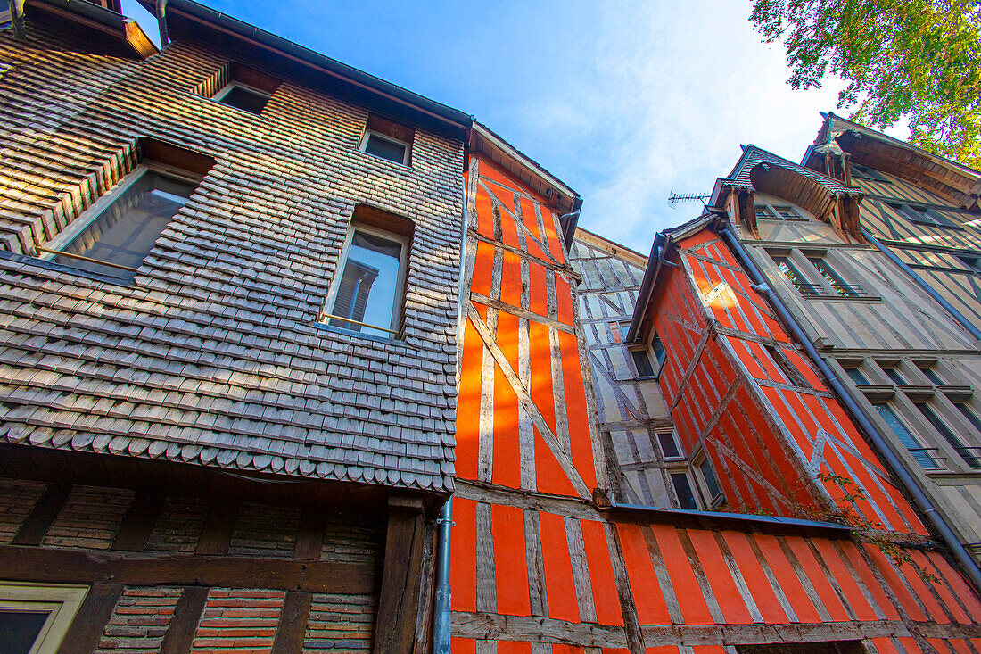 Frankreich,Grand Est,Aube,Troyes. Fassade eines Fachwerkhauses im Stadtzentrum