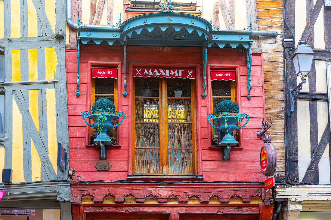 Frankreich,Grand Est,Aube,Troyes. Fassade eines Fachwerkhauses im Stadtzentrum