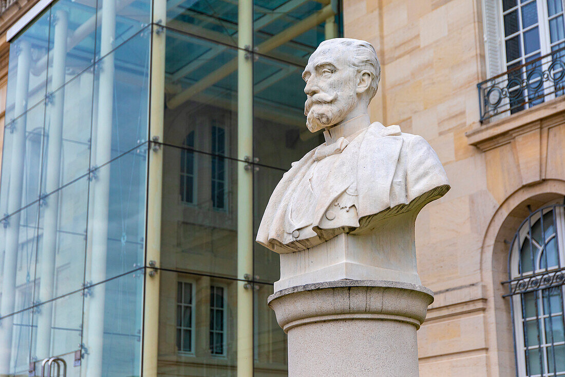 France,Grand Est,Marne,Châlons-en-Champagne. Sadi Carnot statue