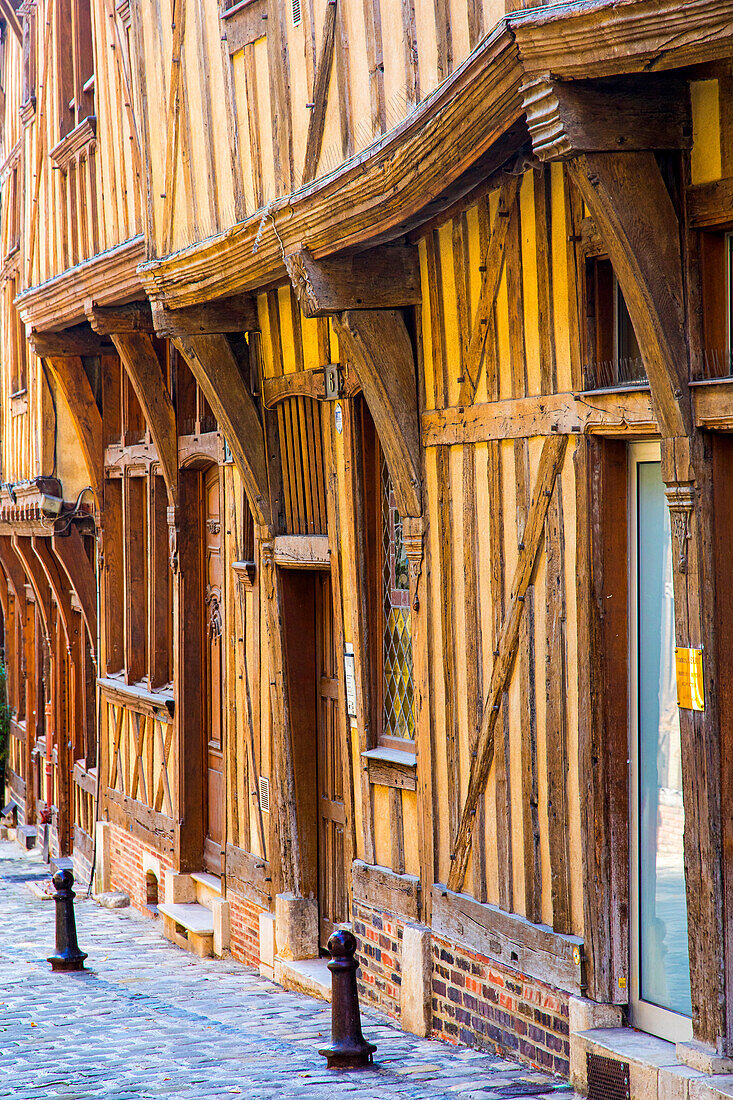 Frankreich,Grand Est,Aube,Troyes. Fassade eines Fachwerkhauses im Stadtzentrum