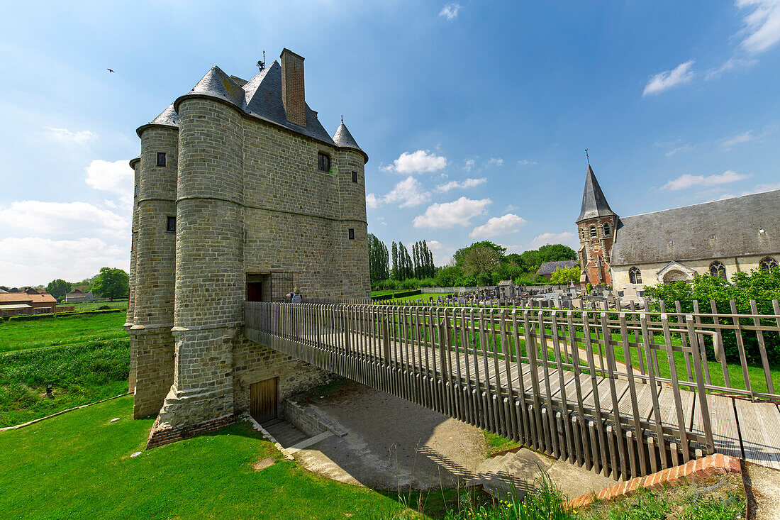 Frankreich,Hauts de France,Pas de Calais,Bours,der Bergfried