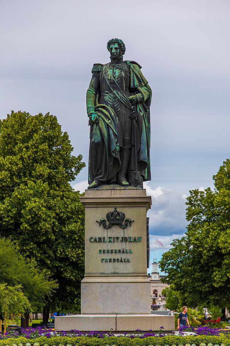 Europe,Scandinavia,Sweden.. Norrkoeping. Karl XIV statue