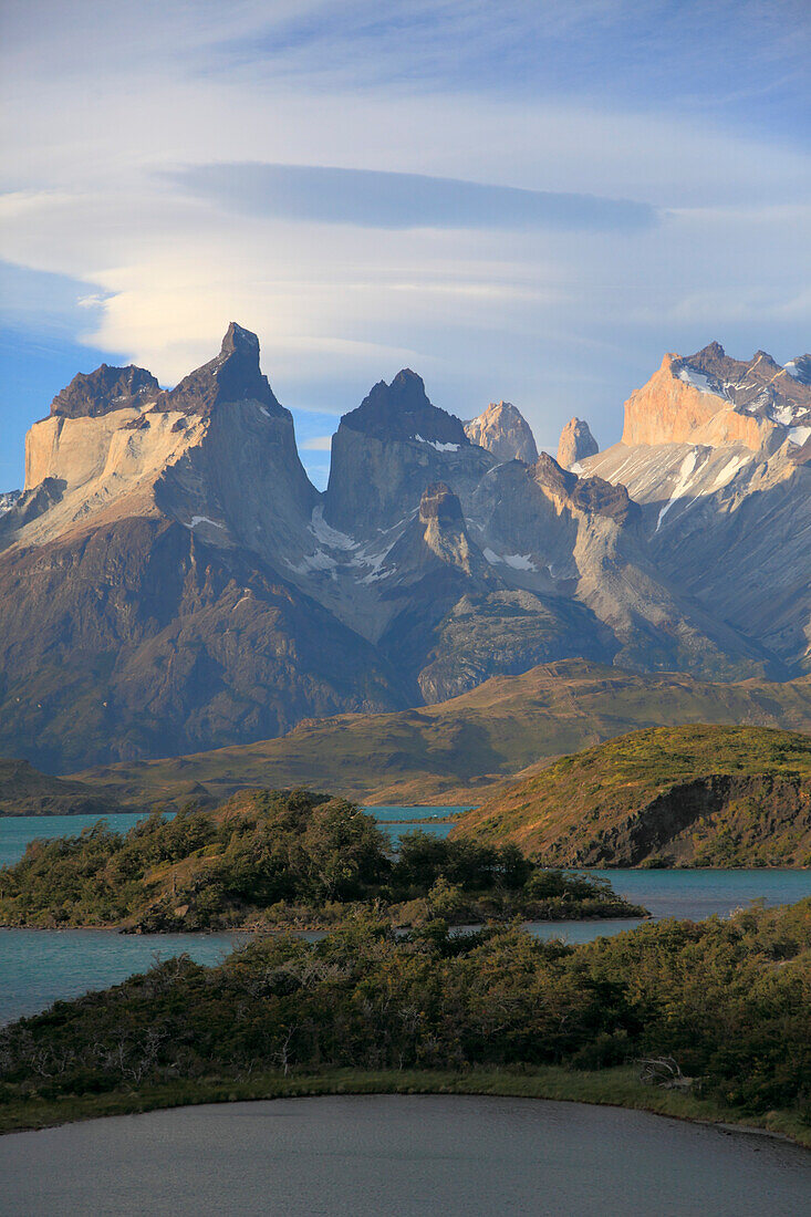 Chile,Magallanes,Torres del Paine,national park,Cuernos del Paine,Lago Pehoe,