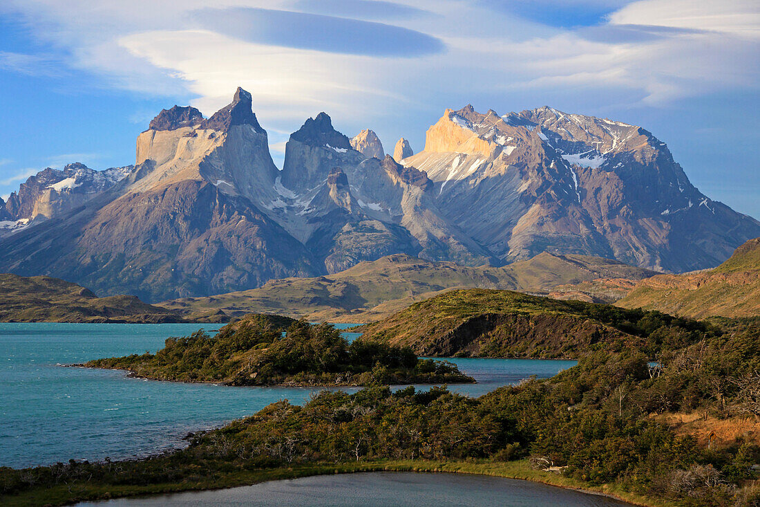 Chile,Magallanes,Torres del Paine,national park,Cuernos del Paine,Lago Pehoe,