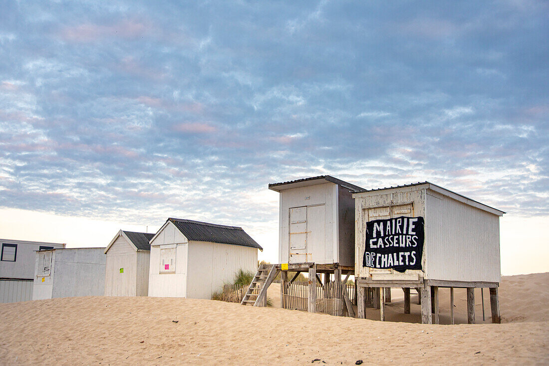 Frankreich,Opalküste,Pas de Calais,Sangatte,die Chalets von Bleriot-Plage warten auf ihre Zerstörung