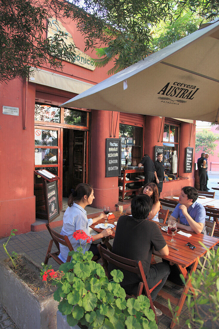 Chile,Santiago,Barrio Lastarria,Straßenszene,Restaurant,Menschen,