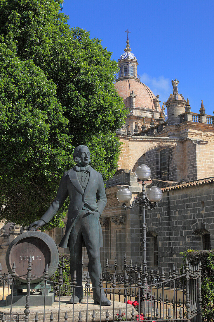 Spain,Andalusia,Jerez de la Frontera,Tio Pepe statue,cathedral