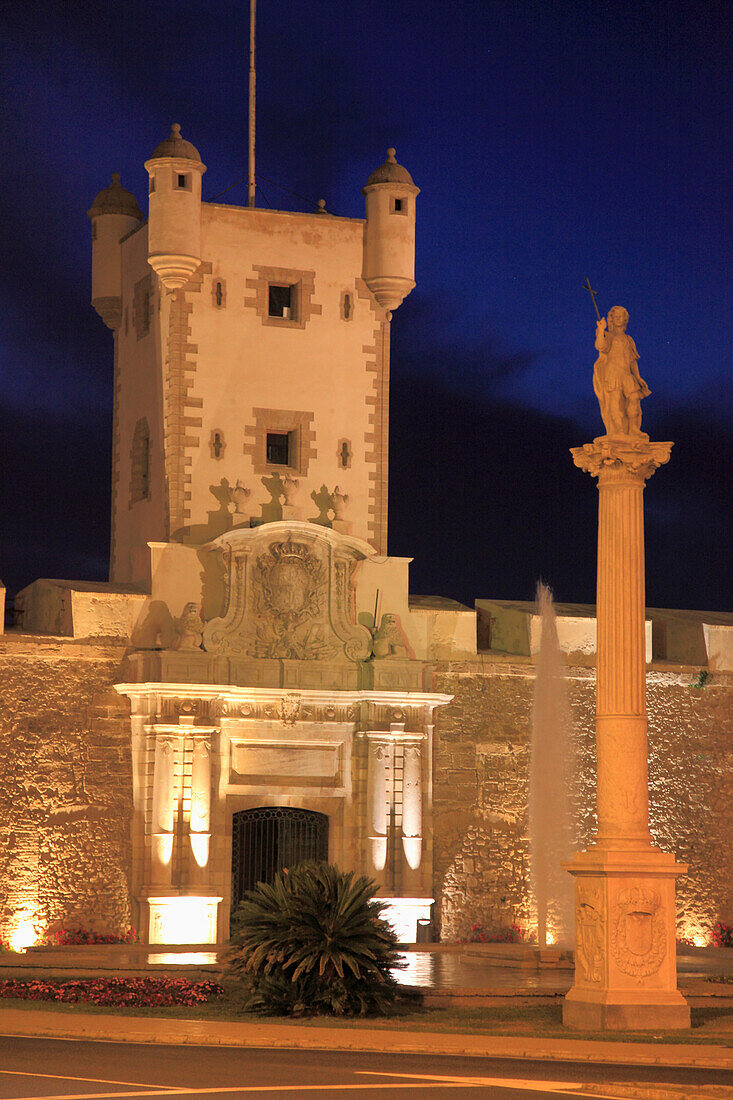 Spain,Andalusia,Cadiz,Plaza de la Constitucion,Puerta de Tierra