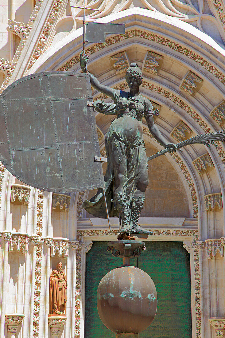 Spain,Andalusia,Seville,Cathedral,replica of the Giraldillo,puerta San Critobal