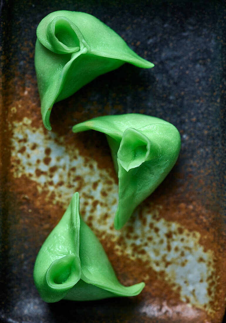 Green dim sum