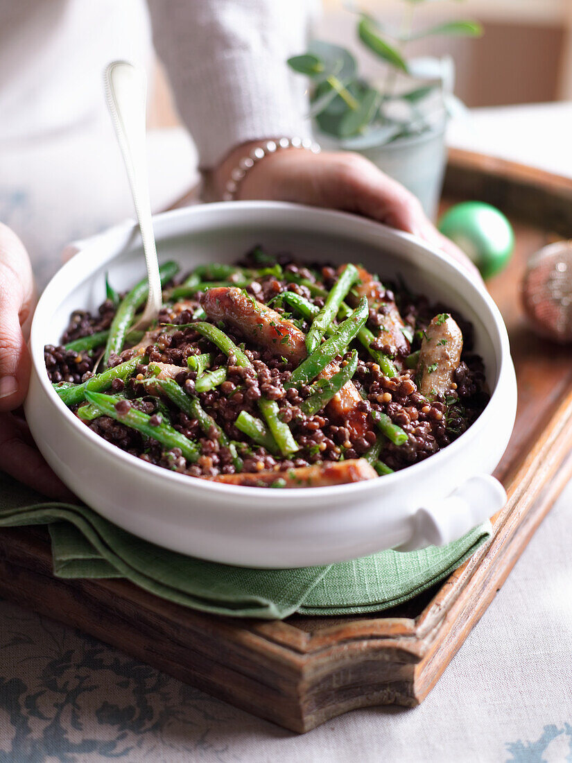 Lentil vegetables with sausages and green beans