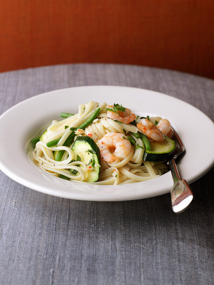 Linguine mit Garnelen und Zucchini