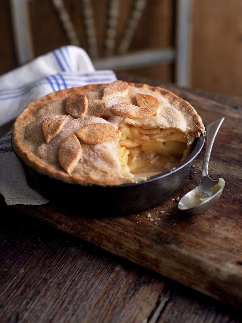 Covered apple pie