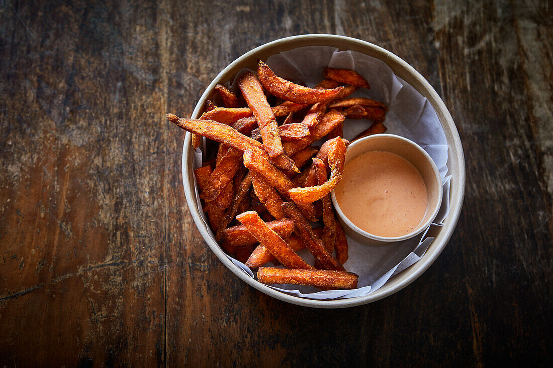 Sweet potato fries with dip