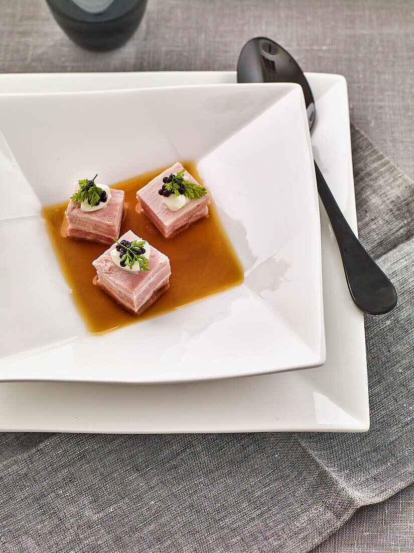 Tuna pâté in soya sauce with herbs