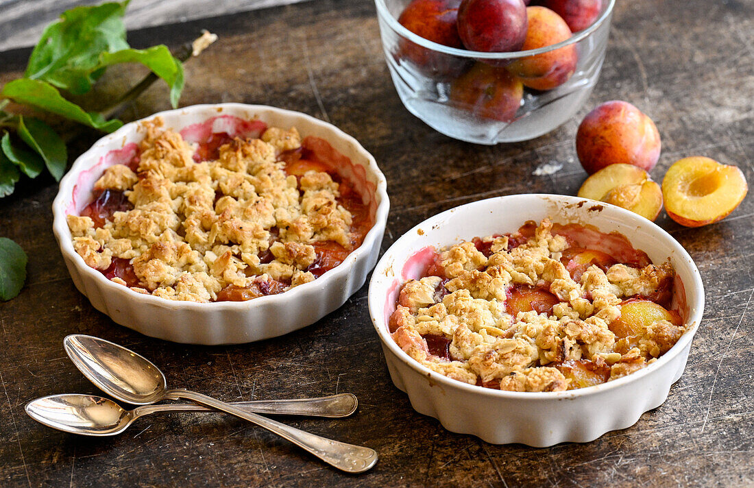 Plum cobbler with almonds