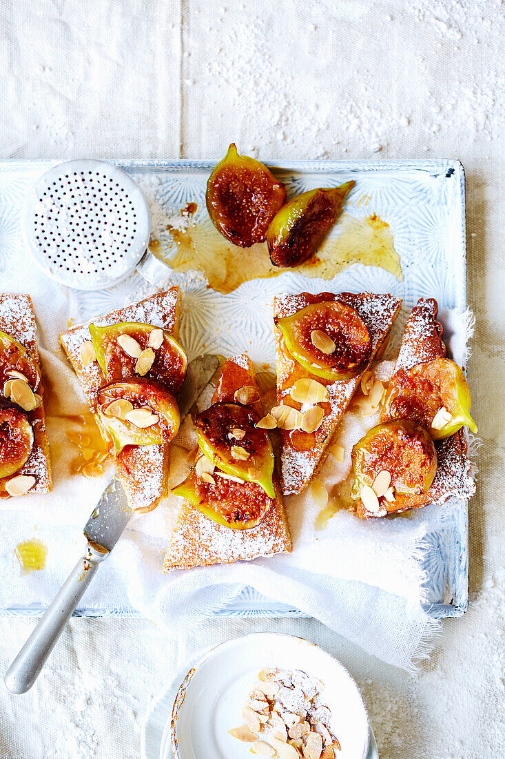 Almond tart with figs and honey