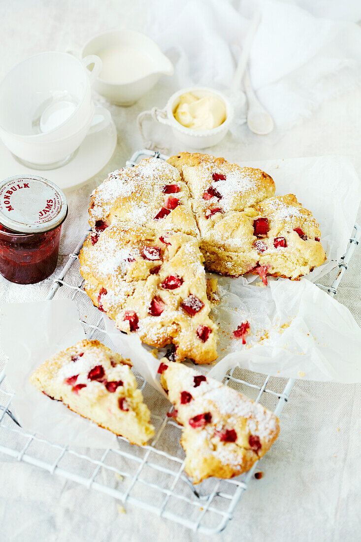 Strawberry scones with icing sugar