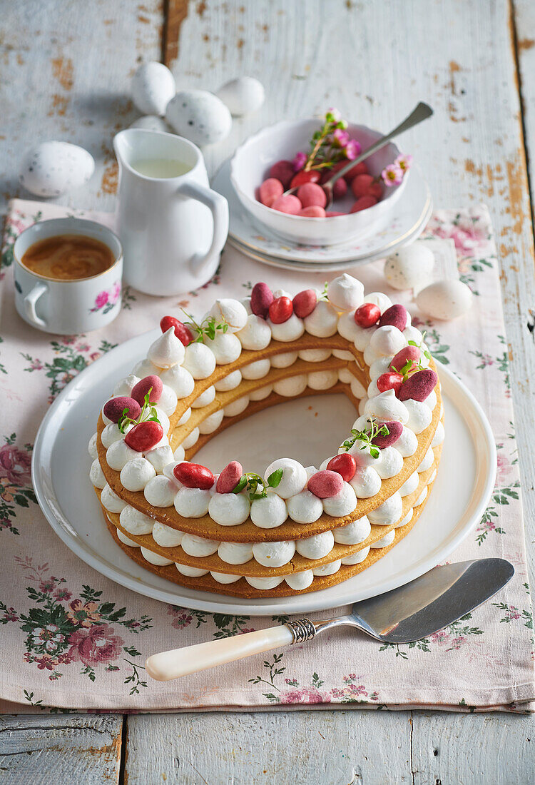 Shortcrust pastry Easter wreath with mascarpone cream