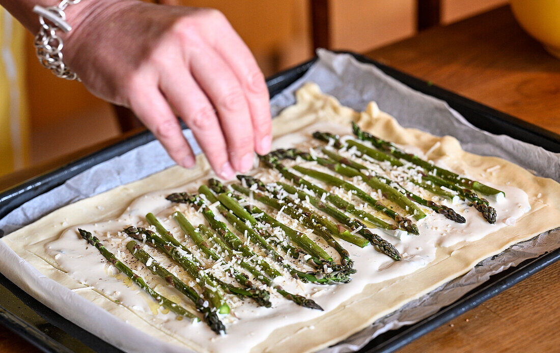 Spargeltarte mit Ziegenkäse