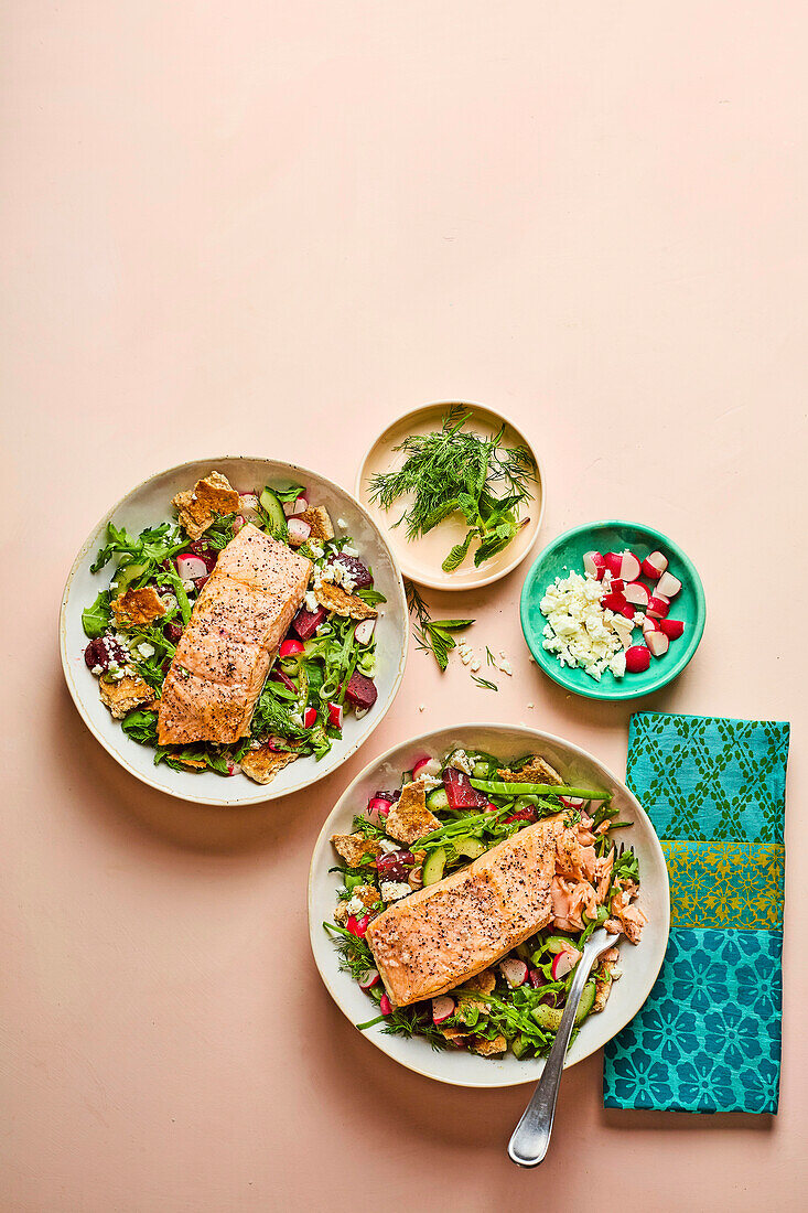 Sumach-Lachs mit Frühlings-Fattoush