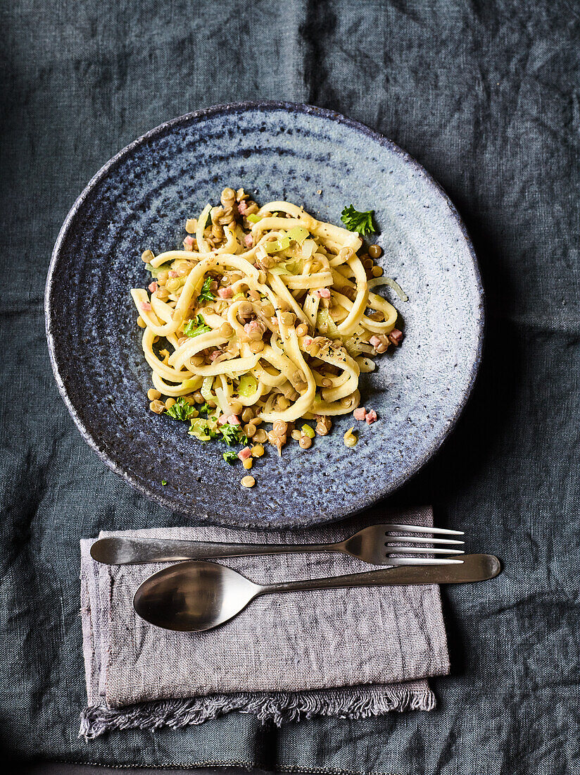 Spaetzle salad with lentils