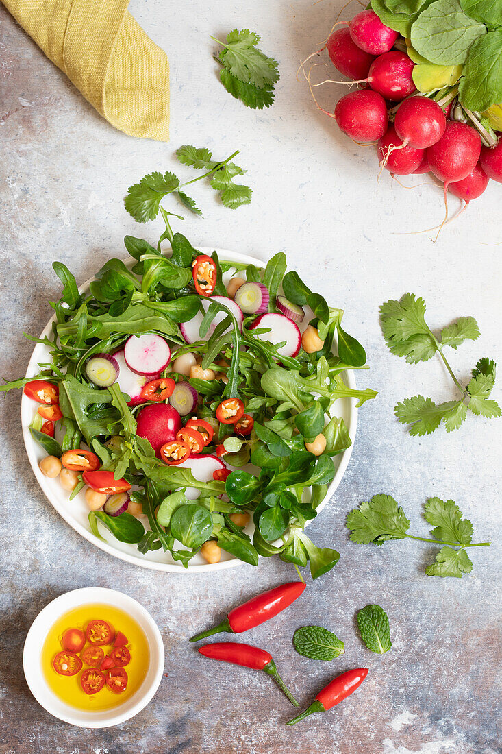 Chickpea salad with rocket and radishes