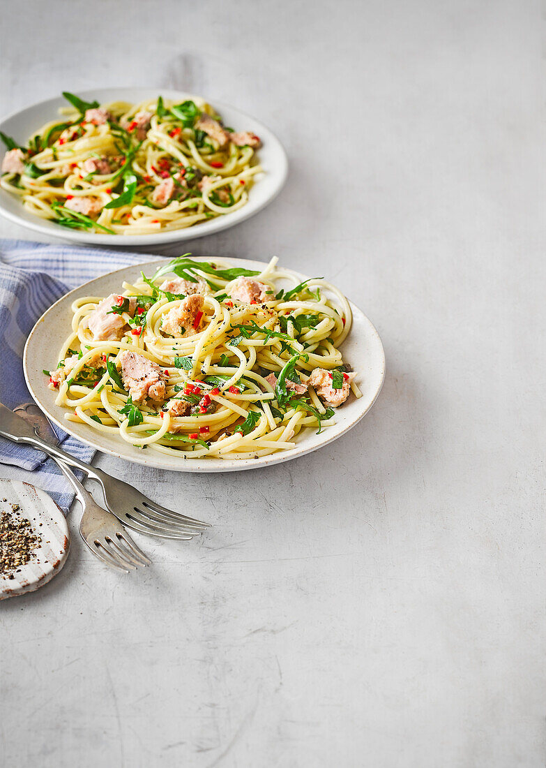 Spaghetti mit Thunfisch, Kapern und Chili