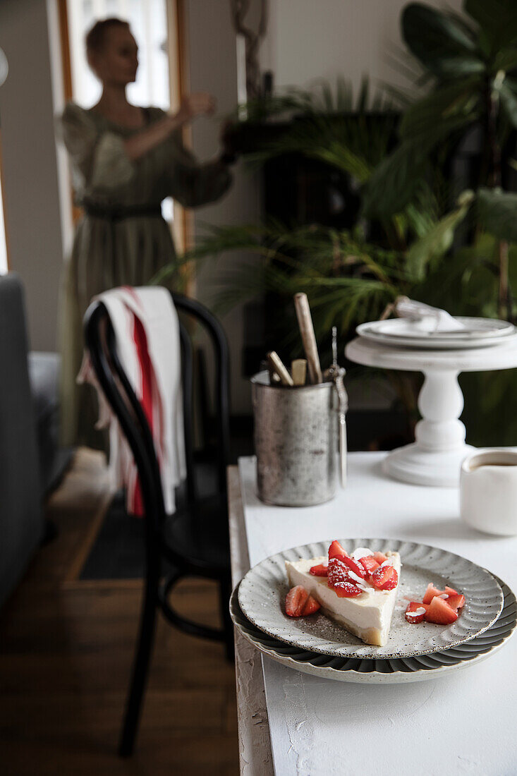 Yoghurt cake with strawberries