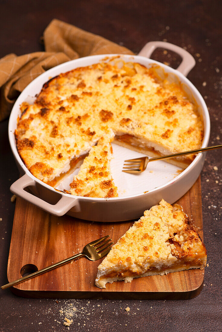 Apple and quark cake with apricot jam