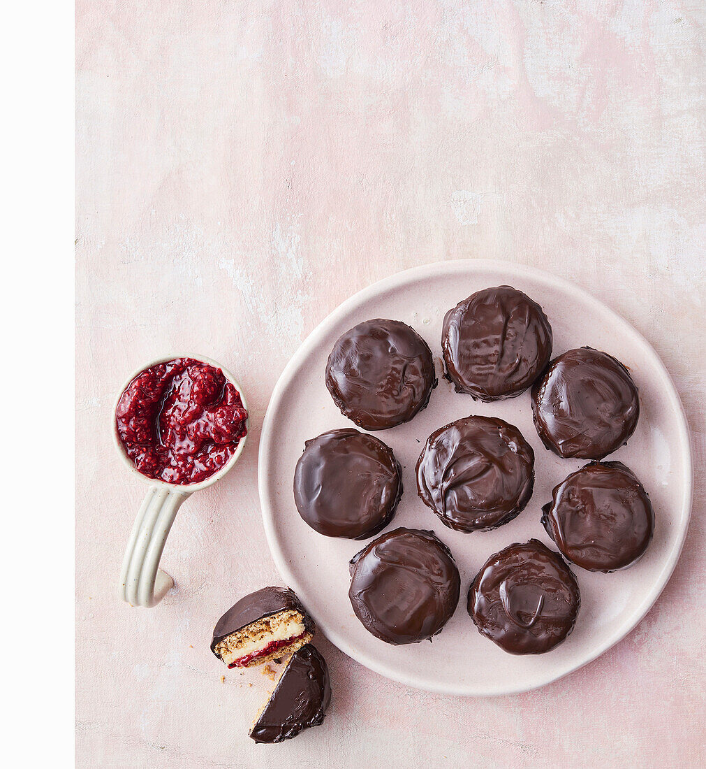 Vegane Cremekekse mit Marmeladenfüllung