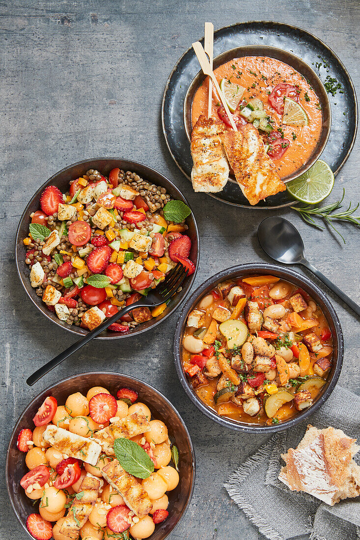 Fünf verschiedene Gerichte mit Halloumi