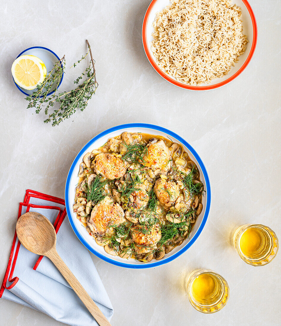 Hühnchen mit Lauch, Champignons, Thymian und Dill