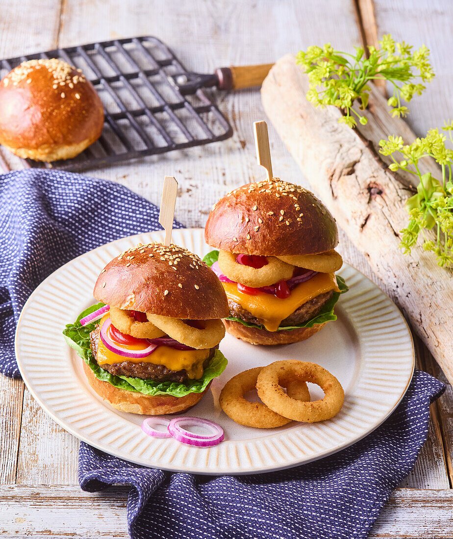 Jalapeno burger with beef and deep-fried onion rings