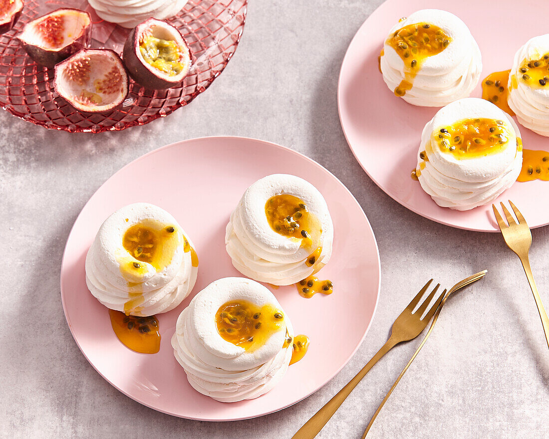 Mini pavlova with passion fruit sauce