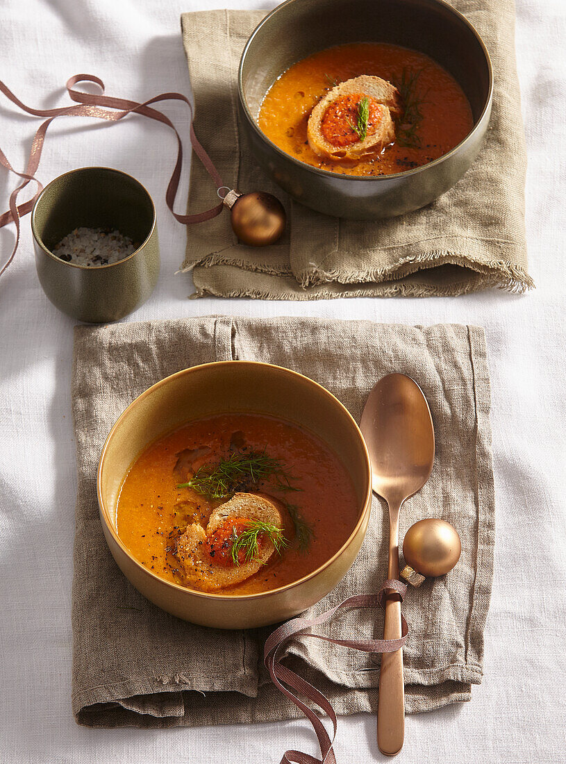 Provenzalische Gemüsesuppe mit Baguette