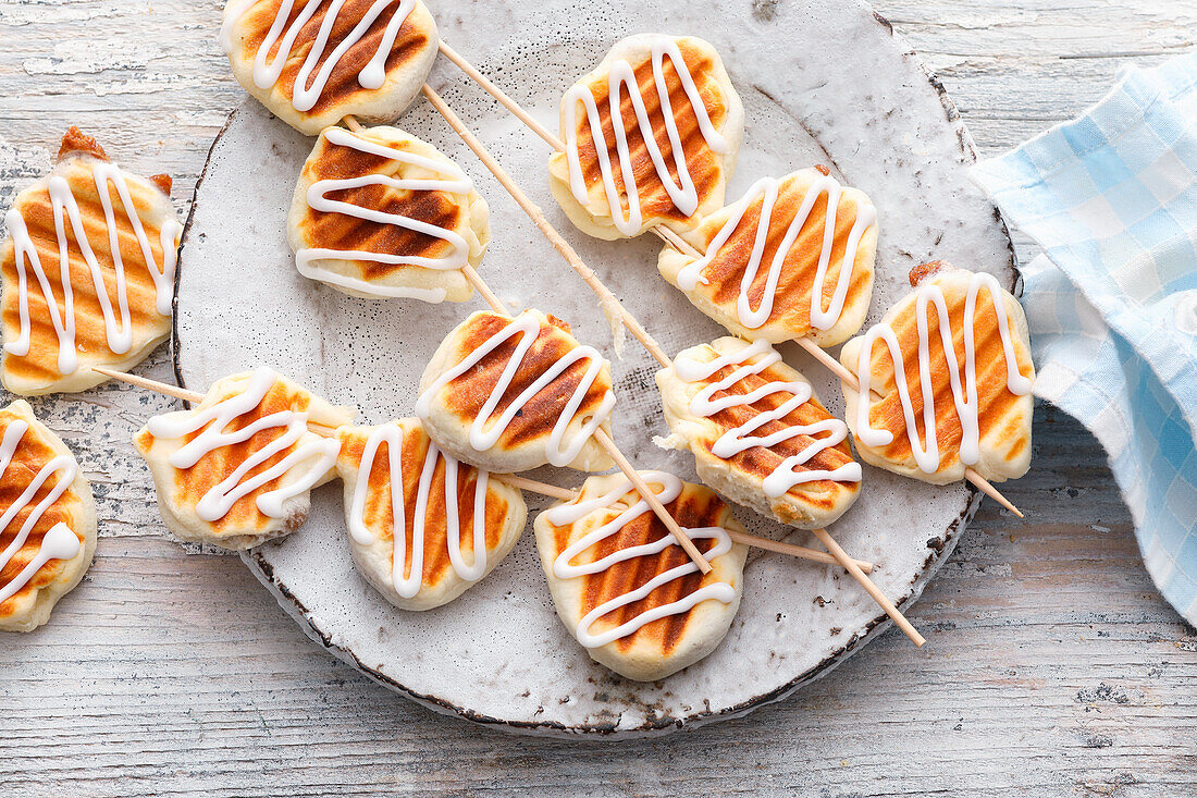 Grilled cinnamon pastry skewers